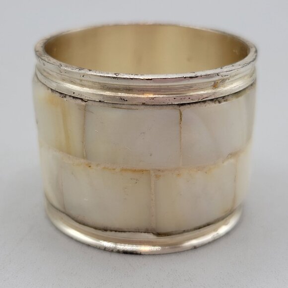 Mother Of Pearl Napkin Rings Beach Tropical Table Decor Set of 4 - Picture 3 of 5